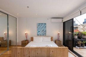 Stylish 3-bed Unit in the Heart of Melbourne CBD!